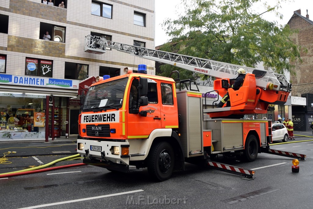 Feuer 2 Koeln Nippes Neusserstr P176.JPG - Miklos Laubert